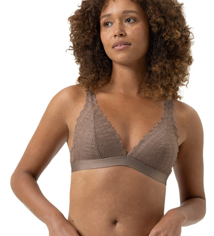 Mey Triangel-BH Poetry Temptation