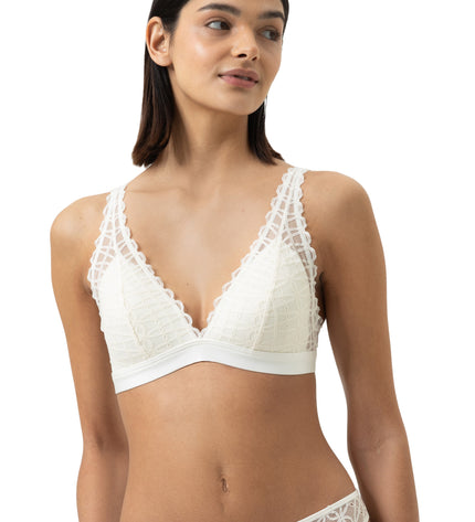 Mey Triangel-BH Poetry Temptation