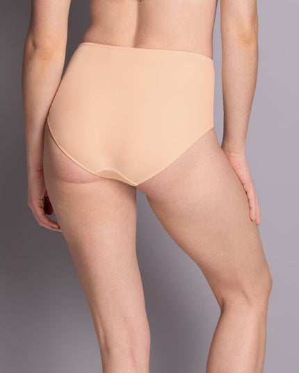 Rosa Faia Lucia Taillenslip light powder