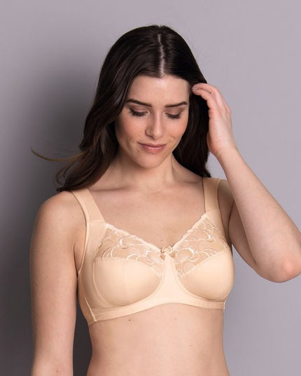Reggiseno comfort senza ferretto Rosa Faia Lucia, colore cipria chiaro.