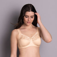 Reggiseno comfort senza ferretto Rosa Faia Lucia, colore cipria chiaro.