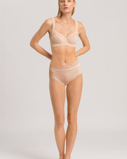 Hanro Maxi Slip Moments