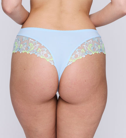 Prima Donna Luxus String Deauville milky blue