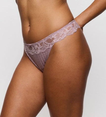 Prima Donna Madison String, colore sabbia delicata.
