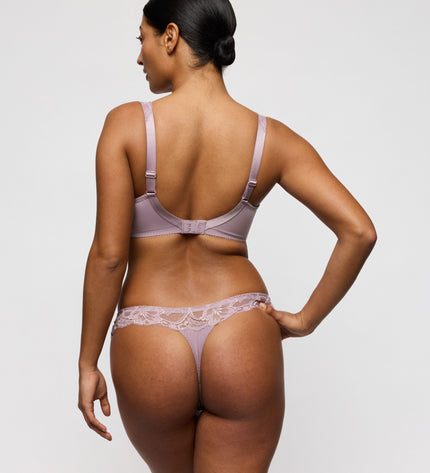 Prima Donna Madison String, colore sabbia delicata.