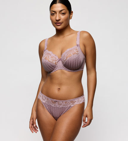 Prima Donna Madison String, colore sabbia delicata.