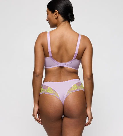 Primadonna Luxus String Ixia wisteria